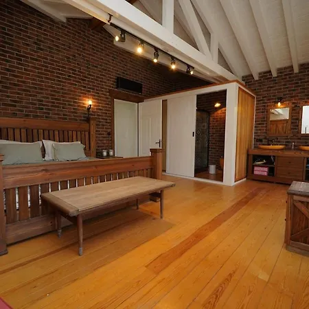 别墅 Private With Pool 150 M From The Sea - 4 Bathrooms - 8 People Çeşme