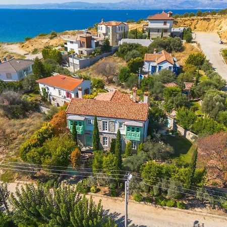 Private With Pool 150 M From The Sea - 4 Bathrooms - 8 People 别墅 Çeşme