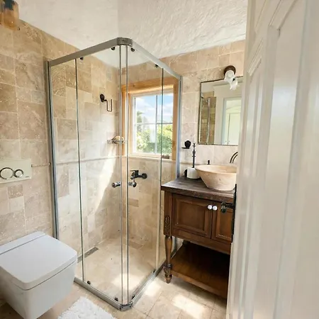 Villa Private With Pool 150 M From The Sea - 4 Bathrooms - 8 People *